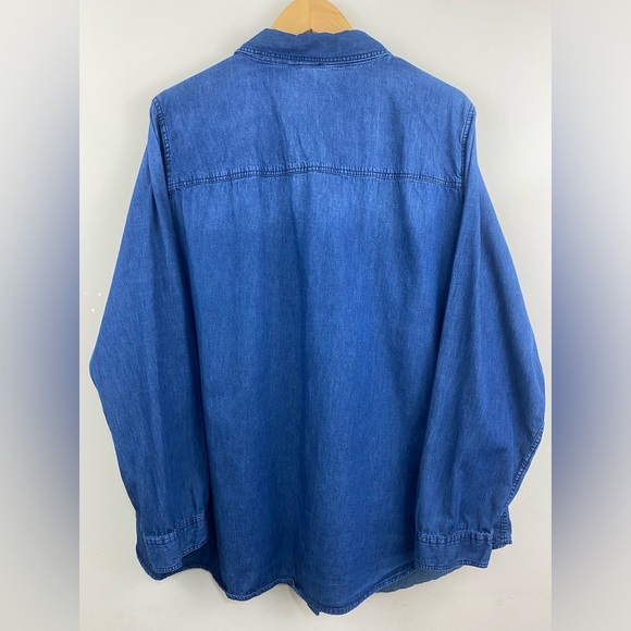 Torrid Women’s Size 3X Taylor Medium Wash Denim Button-Down Shirt - Picture 4 of 10